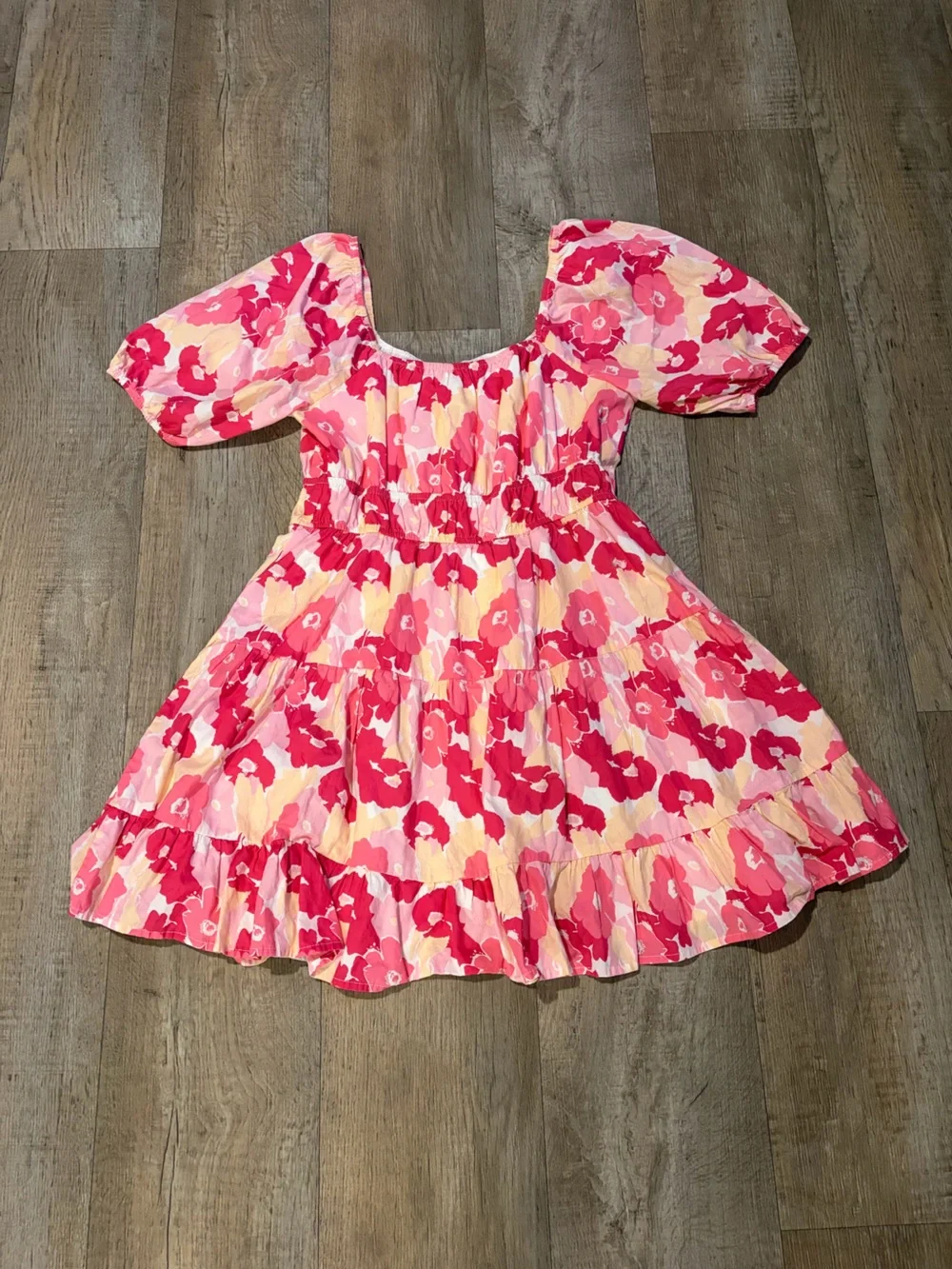 Pink Floral Mini Dress with Puff-Sleeves. Size Large Summer Vacation